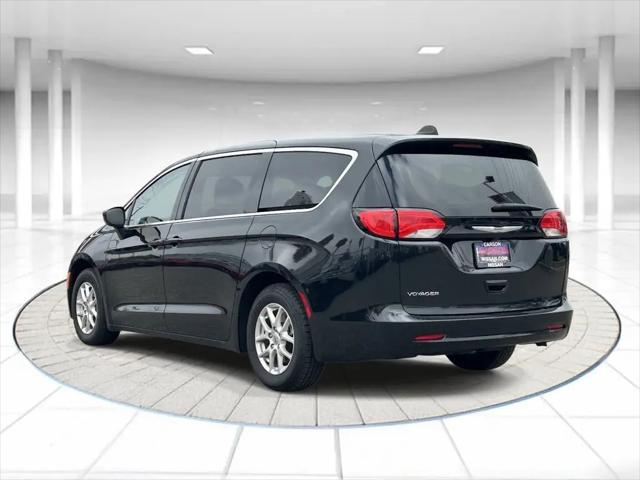 2023 Chrysler Voyager LX