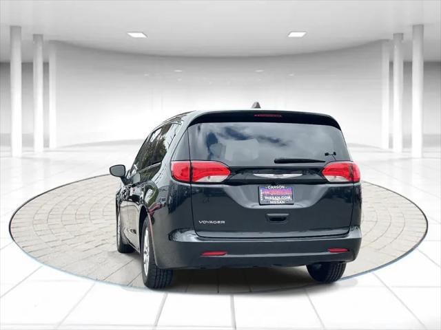 2023 Chrysler Voyager LX