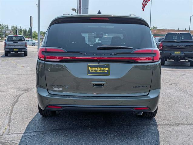 2027 Chrysler Pacifica Limited