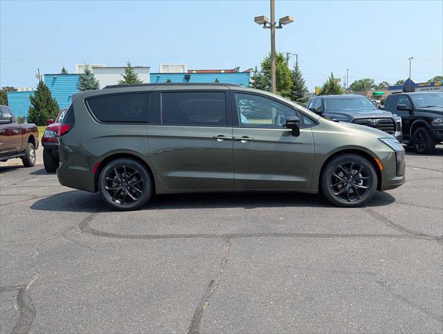 2027 Chrysler Pacifica Limited