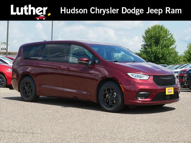 2023 Chrysler Pacifica Hybrid Touring L for sale in Hudson, WI