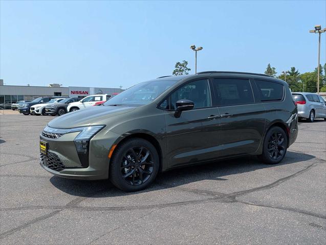 2027 Chrysler Pacifica PACIFICA LIMITED