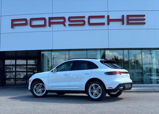2026 Porsche Macan Base