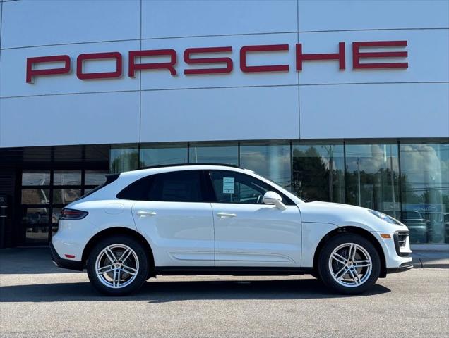 2026 Porsche Macan Base