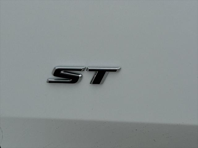 2026 Buick NV Sport Touring FWD