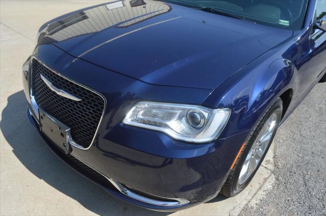 2017 Chrysler 300 AWD