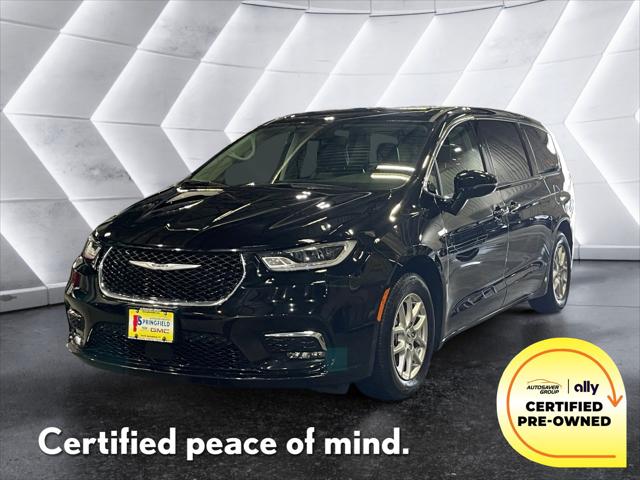 2024 Chrysler Pacifica Touring L for sale in North Springfield, VT