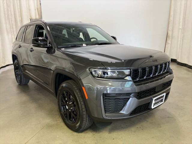 2026 Jeep Grand Cherokee Altitude 4x4 for sale in Milford, NH