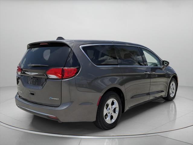 2017 Chrysler Pacifica Hybrid Touring Plus
