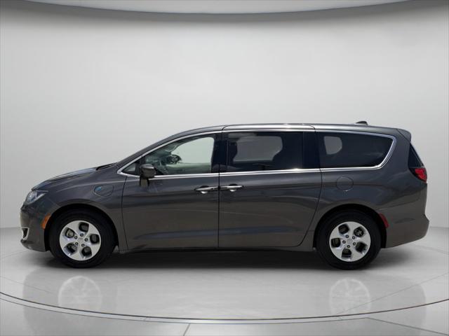 2017 Chrysler Pacifica Hybrid Touring Plus