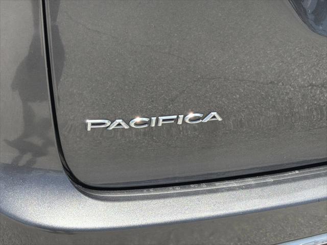 2017 Chrysler Pacifica Hybrid Touring Plus