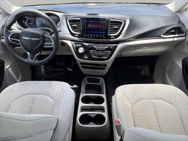 2017 Chrysler Pacifica Hybrid Touring Plus