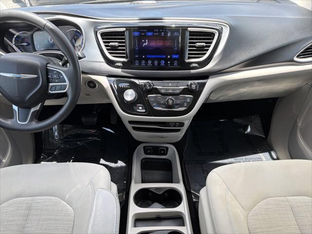 2017 Chrysler Pacifica Hybrid Touring Plus