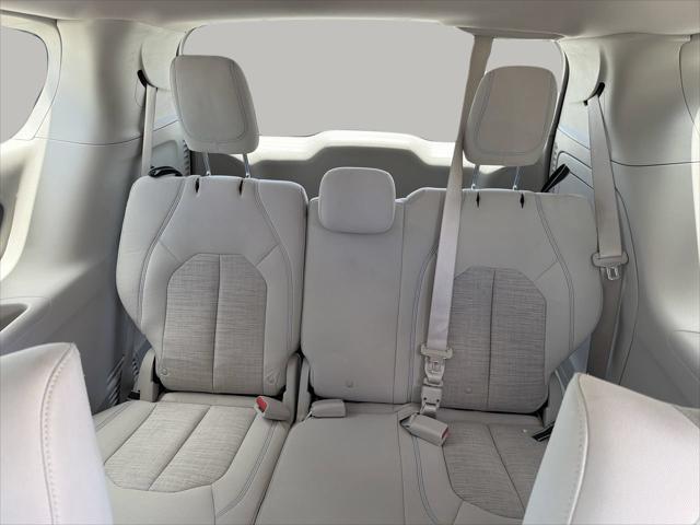 2017 Chrysler Pacifica Hybrid Touring Plus