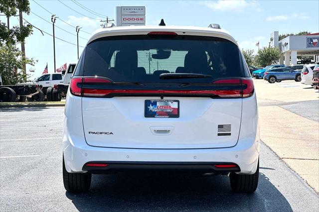 2027 Chrysler Pacifica Select