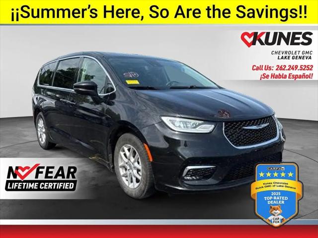 2023 Chrysler Pacifica Touring L for sale in Lake Geneva, WI