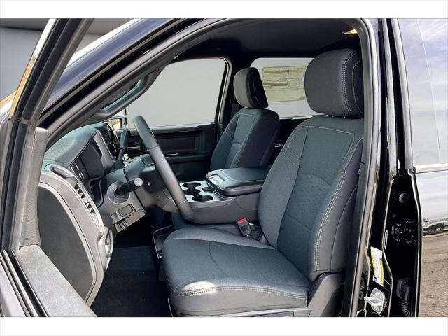 2026 Ram 2500 Black Express Crew Cab 4x4 64 Box
