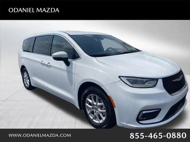 2023 Chrysler Pacifica Touring L for sale in Fort Wayne, IN