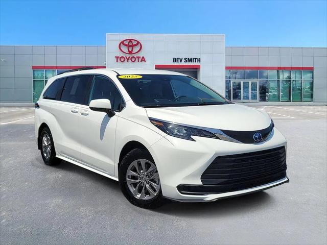 2025 Toyota Sienna LE for sale in Fort Pierce, FL