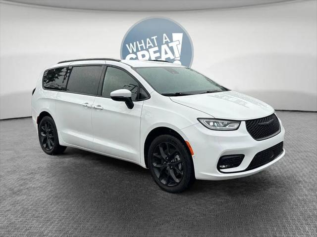 2023 Chrysler Pacifica Touring L AWD for sale in Pittsburgh, PA