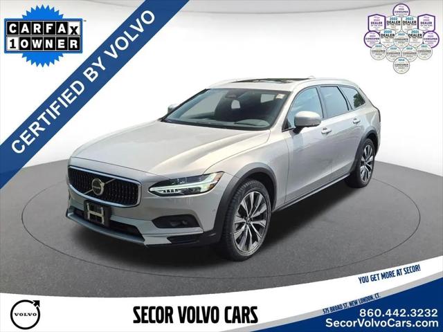 2025 Volvo V90 Cross Country Plus, B6 AWD Gas (mild hybrid) for sale in New London, CT