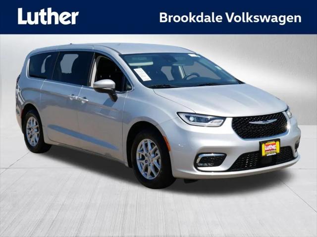 2023 Chrysler Pacifica Touring L for sale in Minneapolis, MN