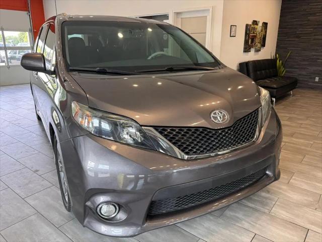 2014 Toyota Sienna SE 8 Passenger for sale in Whiteland, IN