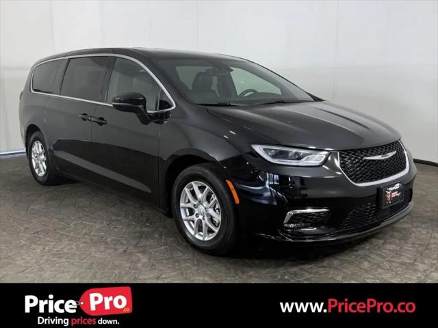 2025 Chrysler Pacifica Select for sale in Maumee, OH