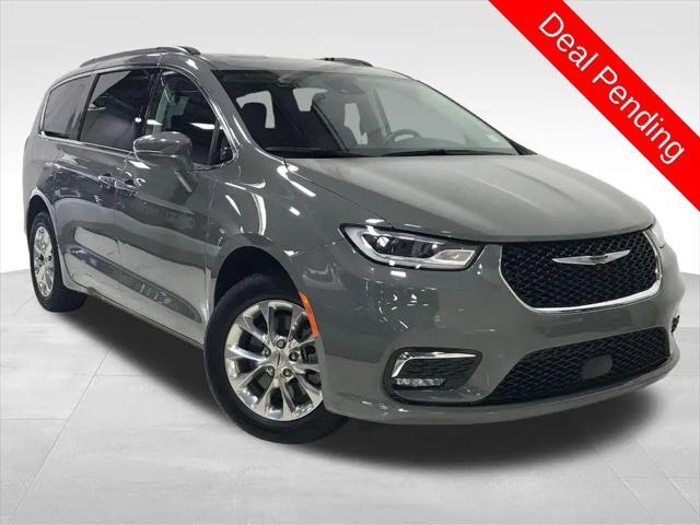 2022 Chrysler Pacifica Touring L AWD for sale in Des Moines, IA
