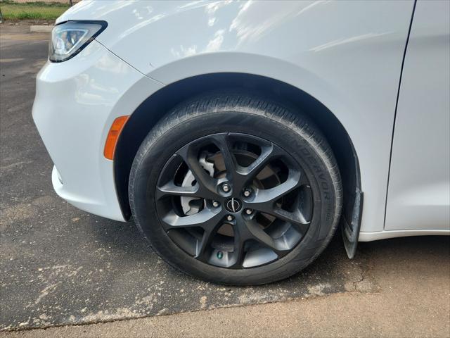 2021 Chrysler Pacifica Touring AWD