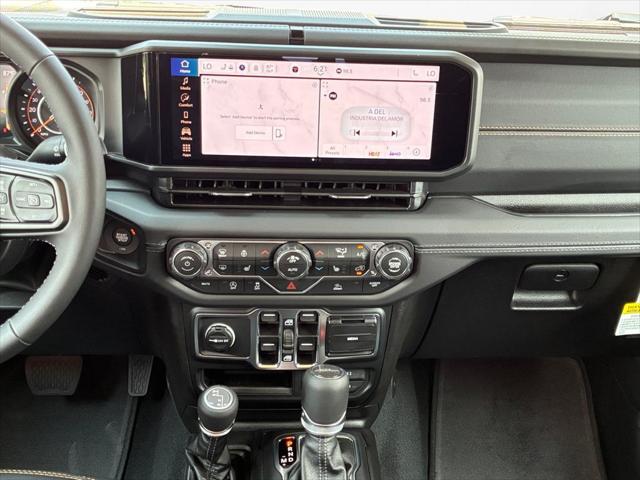2026 Jeep Gladiator GLADIATOR SAHARA 4X4