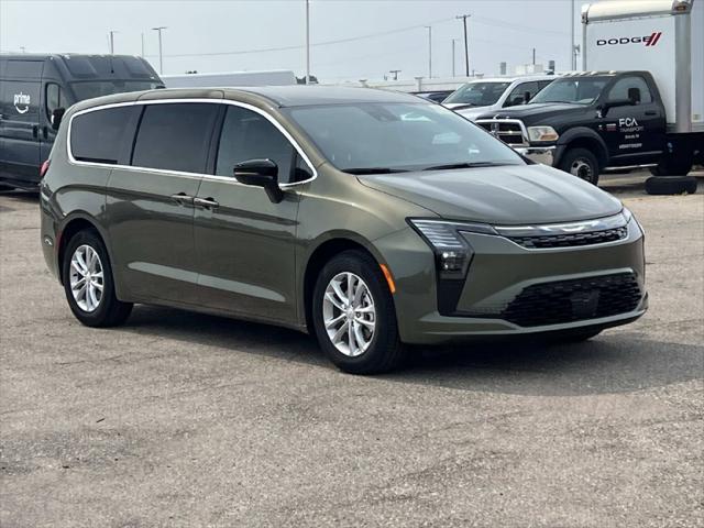 2027 Chrysler Pacifica Select for sale in Sterling Heights, MI
