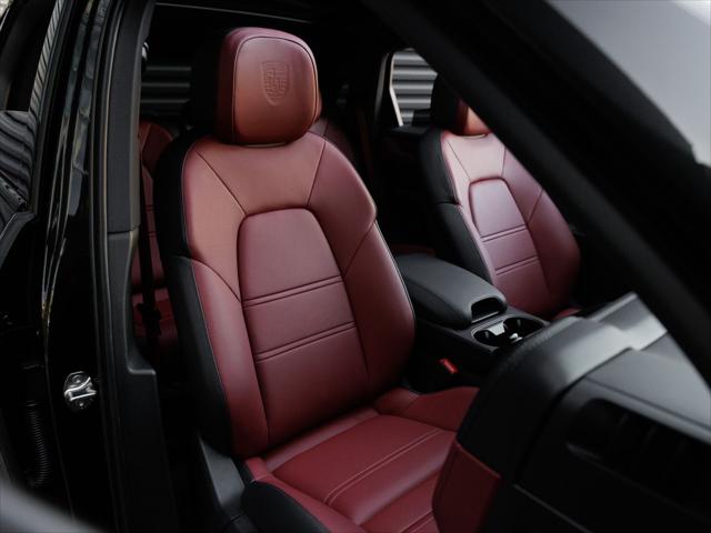 2026 Porsche Cayenne E-Hybrid Unknown
