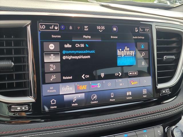2027 Chrysler Pacifica Select