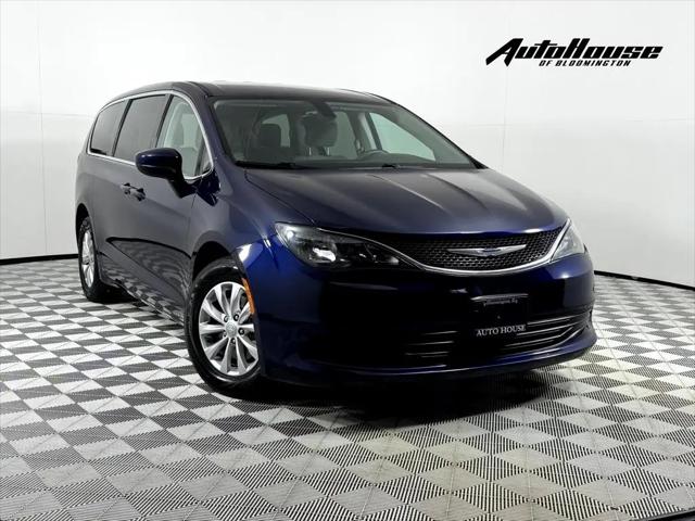 2017 Chrysler Pacifica Touring for sale in Bloomington, IL