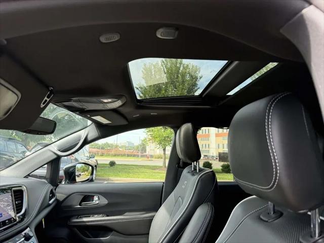 2027 Chrysler Pacifica Limited