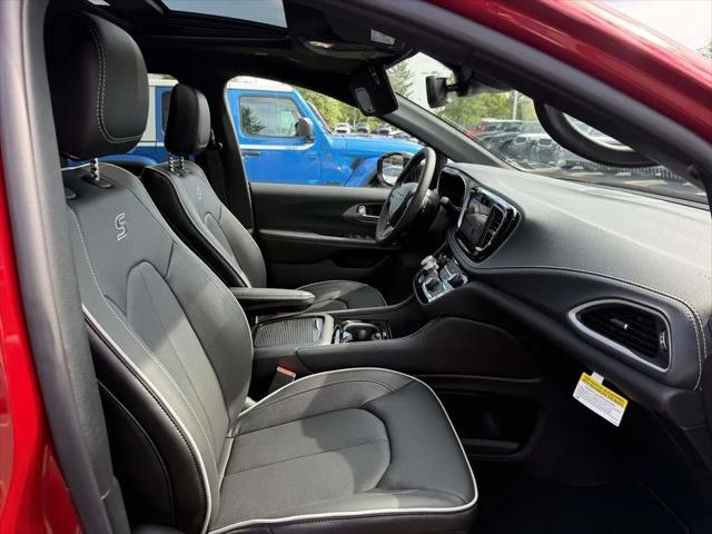 2027 Chrysler Pacifica Limited