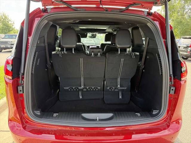 2027 Chrysler Pacifica Limited