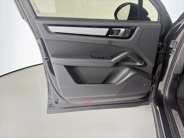 2023 Porsche Cayenne Platinum Edition