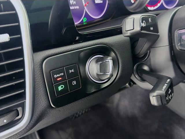 2023 Porsche Cayenne Platinum Edition
