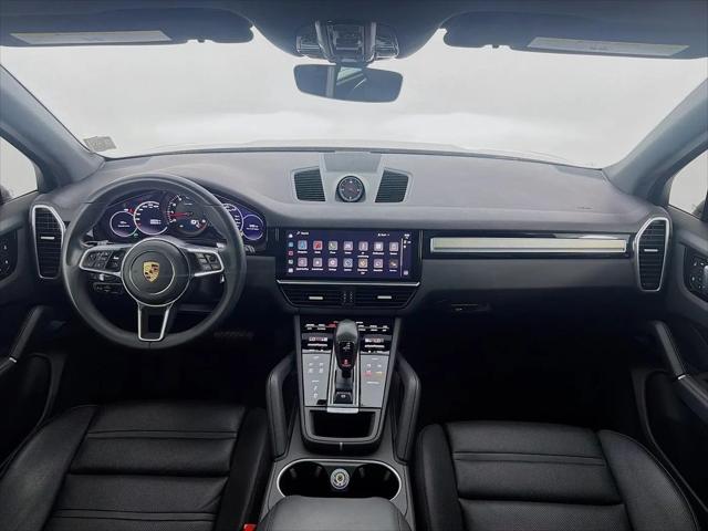 2023 Porsche Cayenne Platinum Edition