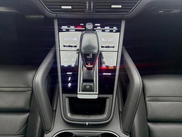 2023 Porsche Cayenne Platinum Edition