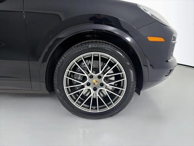 2023 Porsche Cayenne Platinum Edition