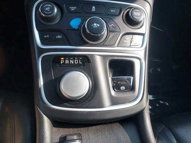 2016 Chrysler 200 Limited Platinum