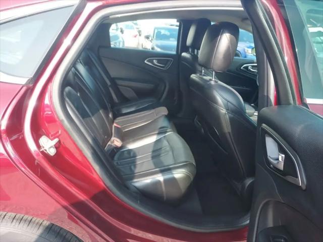 2016 Chrysler 200 Limited Platinum