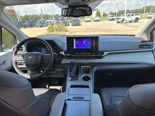 2026 Toyota Sienna LE for sale in Manhattan, KS