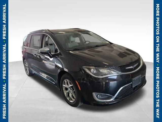 2017 Chrysler Pacifica Limited for sale in Dubuque, IA