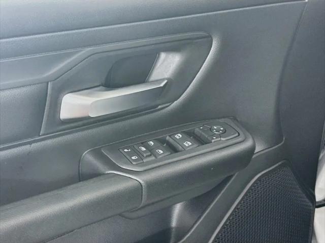 2026 Ram 1500 Express Crew Cab 4x4 57 Box