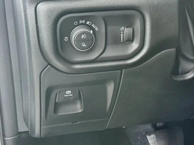 2026 Ram 1500 Express Crew Cab 4x4 57 Box