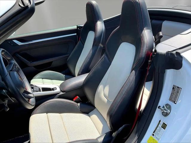 2023 Porsche 911 Carrera 4S Cabriolet